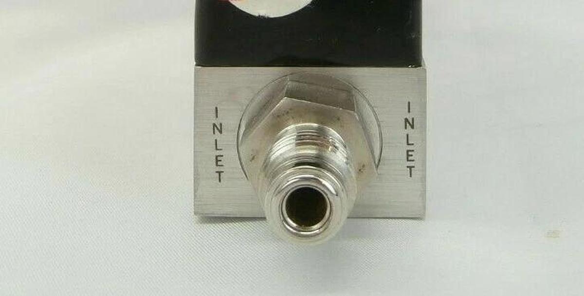 Used UNIT Instruments UFC-1100 Mass Flow Controller MFC AMAT 3030-01058 Working Spare