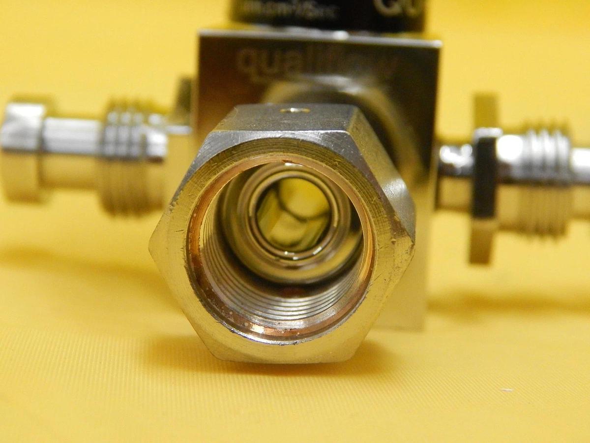 Used Qualiflow F HF Series 4-Way Pneumatic Valve 2x10-9atm.cm3/S?ec Lot of 3 Used
