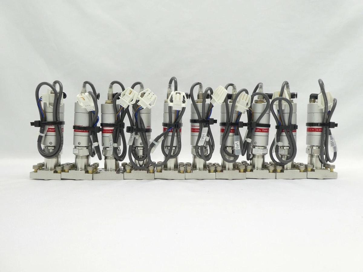 Used Fujikin 080627 Pneumatic Diaphragm Valve 0.39 ~ 0.59MPa N.C. Lot of 10 Working