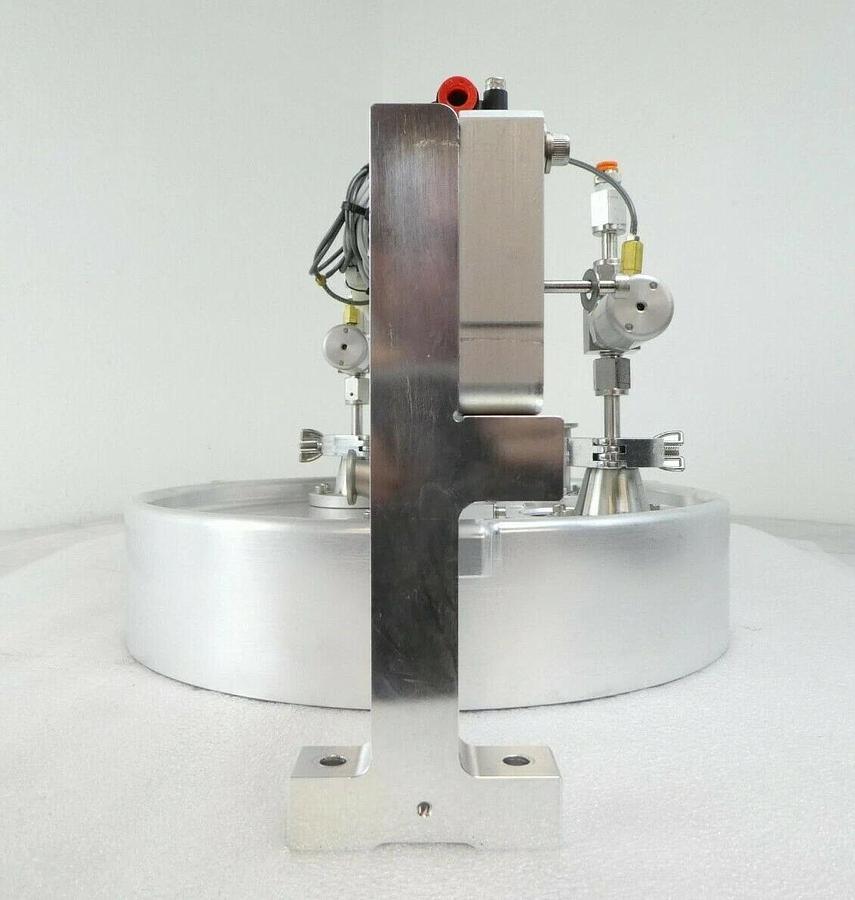 Used KLA-Tencor eS31 Chamber Lift Assembly 720-22600-000 211-22980-000 Working