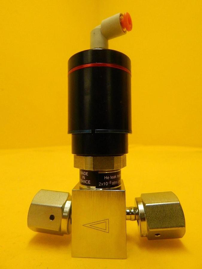 Used Qualiflow 2x10-9atm.cm3/Sec 2-Way Pneumatic Valve Reseller Lot of 3 Used Working