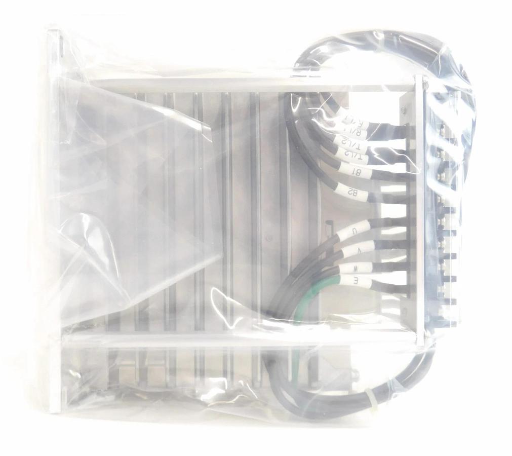 Yaskawa Electric CACR-2R8EE1VBDY371 Servo Drive SERVOPACK CACR-2R8-EE1VBD-00 New
