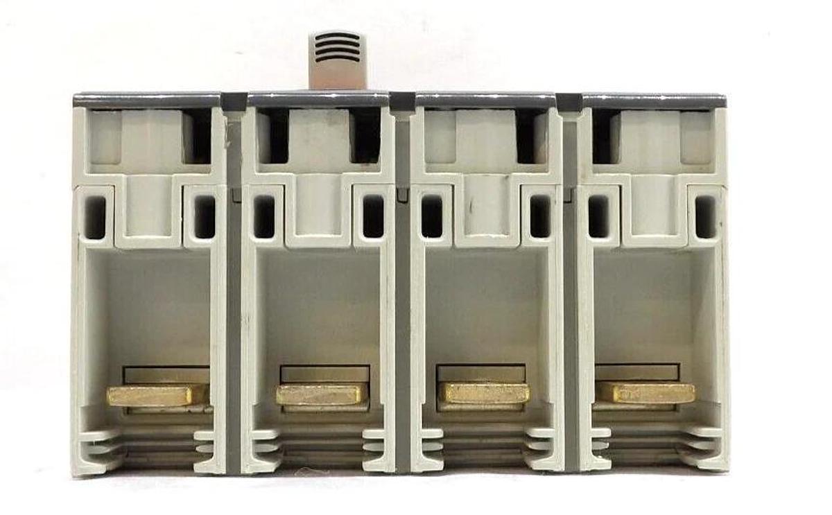 Used ABB Sace Tmax Xt4 H 250 4 Pole Industrial Circuit Breaker New Surplus