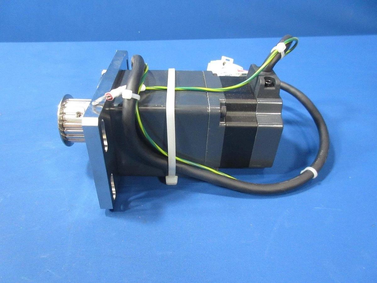 Used Oriental Motor PK564AW-P50 5-Phase Stepping Motor VEXTA Lot of 4 Used Working