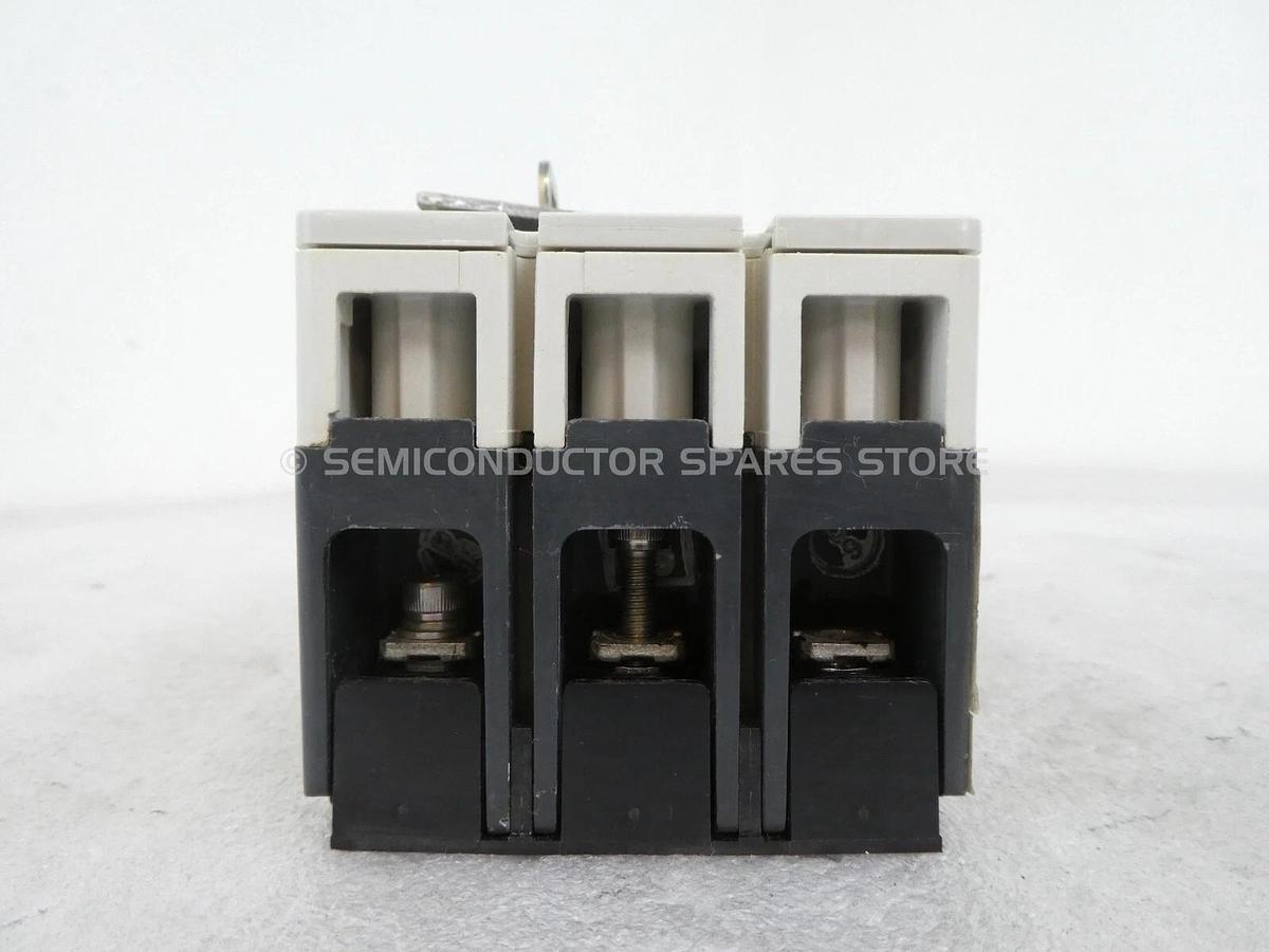 Used Eaton E125B Circuit Breaker Lot of 4 EGB2040FFG EGB3030FFG EGB3060FFG Working