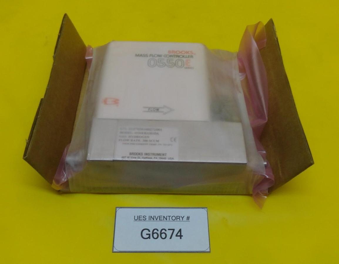 Used Brooks Instruments 0550EB32H1DA Mass Flow Controller MFC 0550E 300 SCCM H2 New