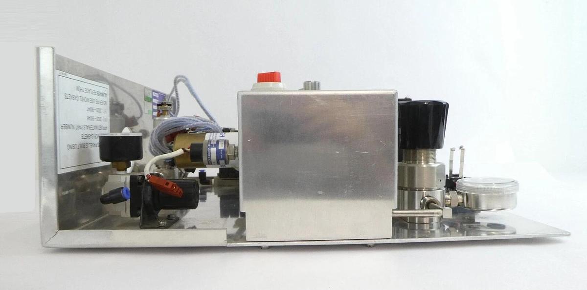 Used Cambridge Fluid Systems 0010-91663 Gas Panel AMAT Applied Materials Working