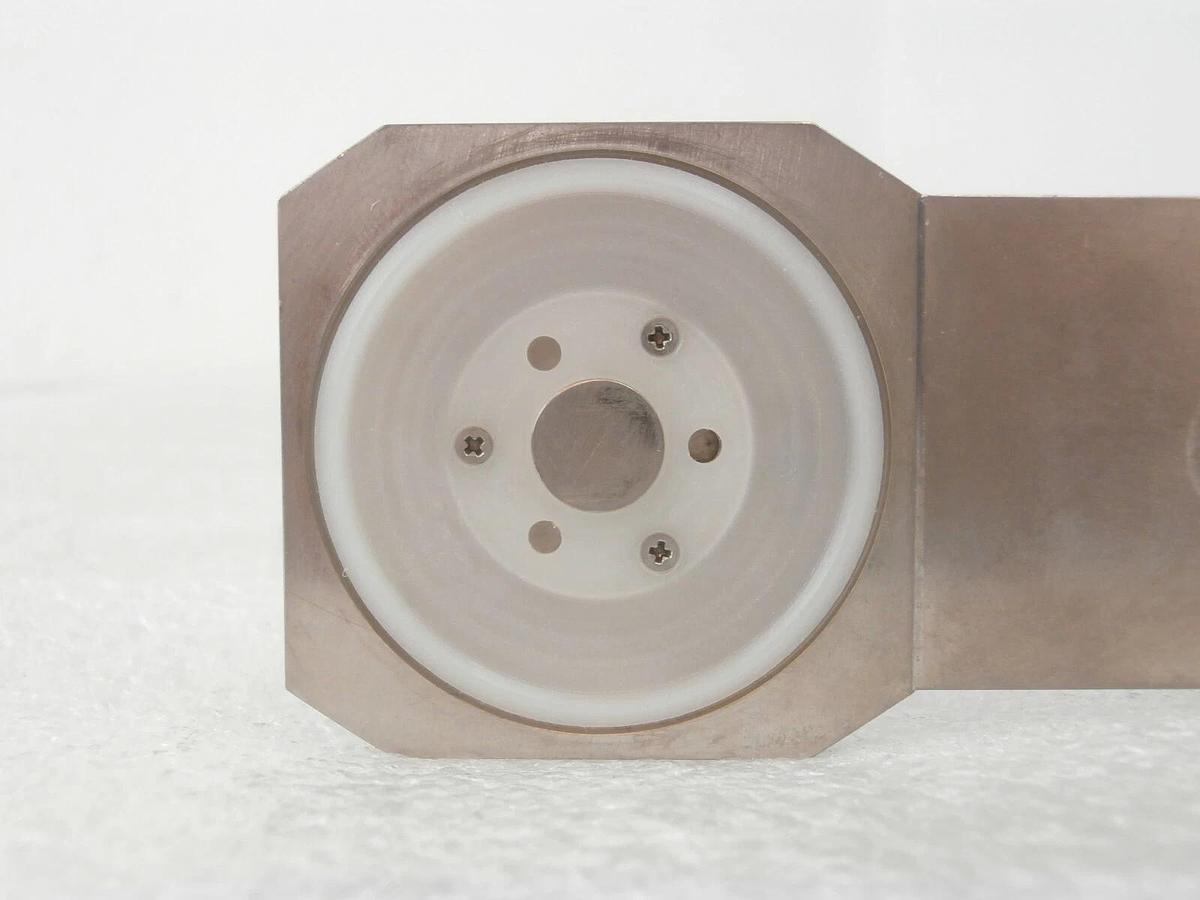 Used Novellus Systems 02-101527-00 200mm Wafer End Effector 16-106462-00 Working