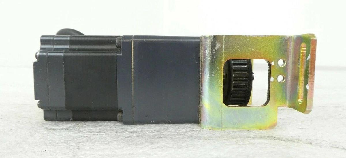 Used Oriental Motor VEXTA Stepper Motor Lot of 3 ASM69AC ASM66AC-N10 Working Surplus