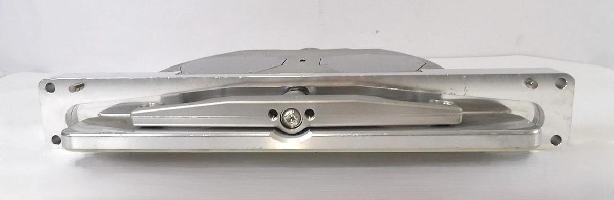 Used VAT 0530X-LA24-AHS1 Wafer Transfer Slit Valve L-MOTION Working