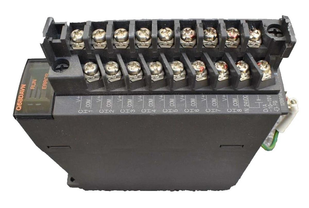 Used Mitsubishi Q68DAVN D/A Converter PLC Module MELSEC-Q Working Surplus