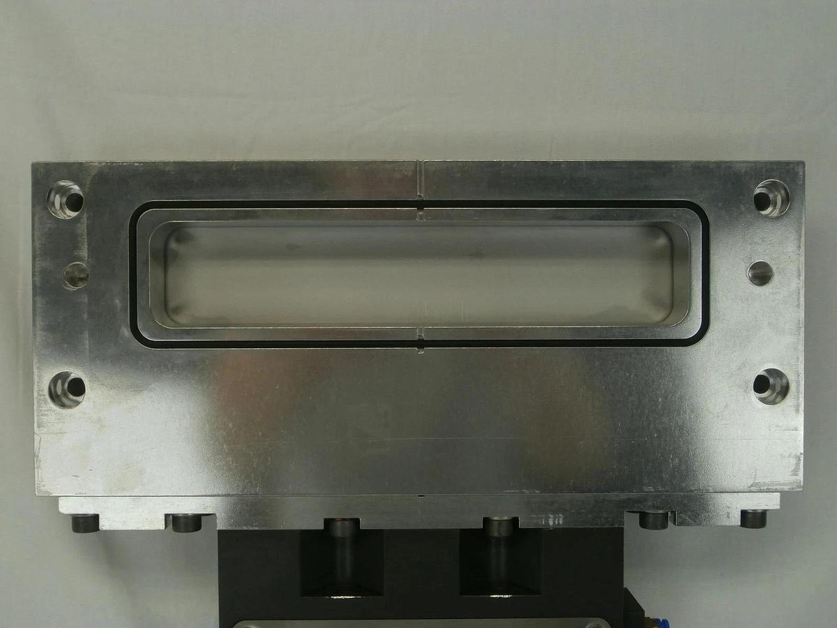 Used VAT 02010-BA24-1003 Pneumatic Vacuum Slit Valve Used Working
