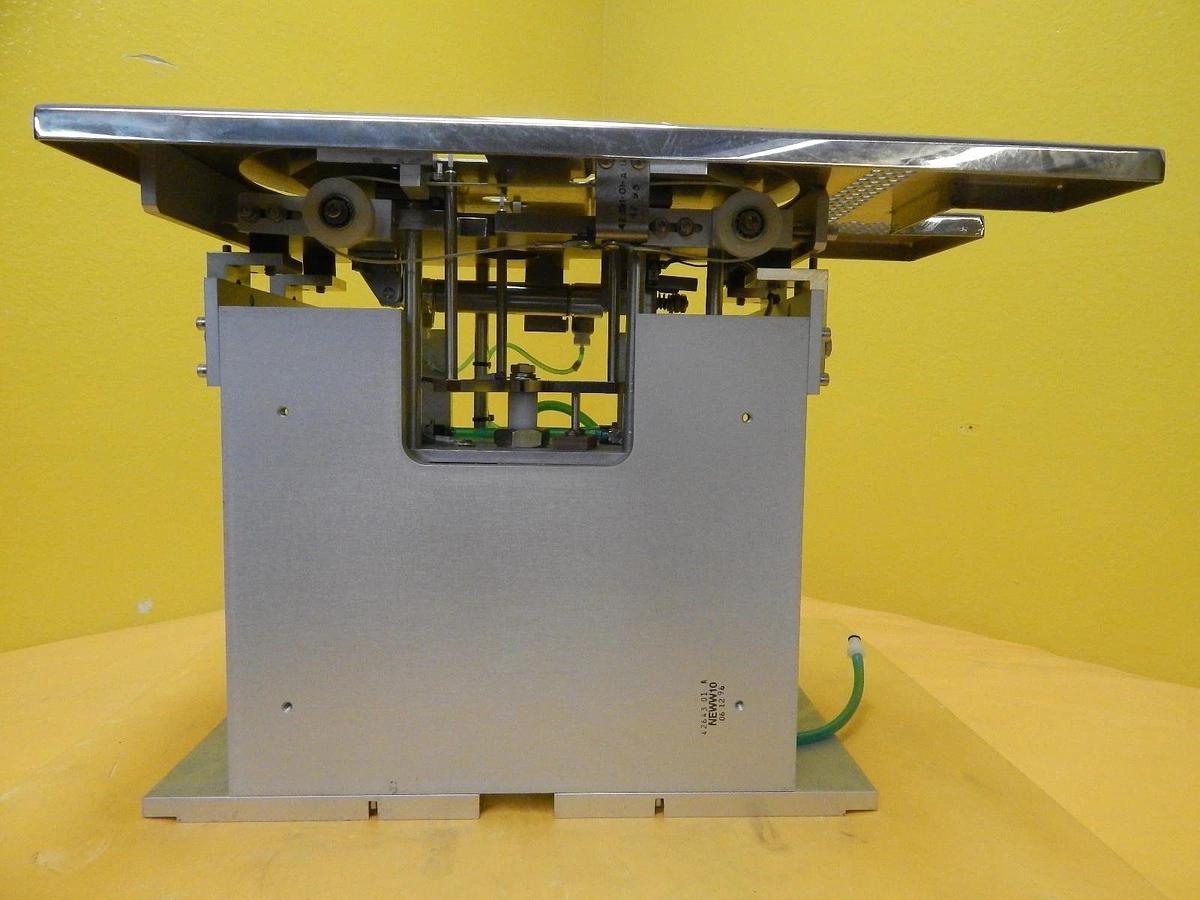 Used SVG Silicon Valley Group Wafer Gripper Station 90S DUV Used Working