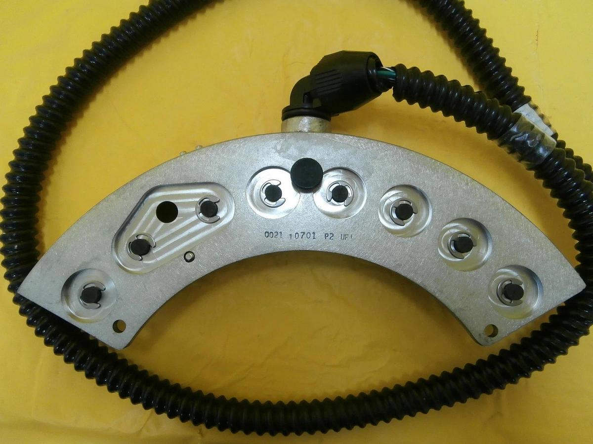 Used AMAT Applied Materials 0140-38099 IPS RF Side Lower Lamp Connector Assembly Used