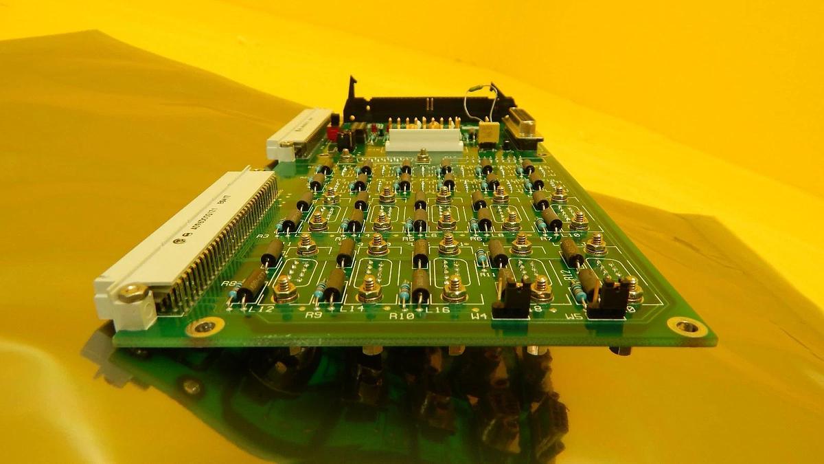 Used AMAT Applied Materials 0100-09267 Chamber Distribution UHP PCB P5000 Working