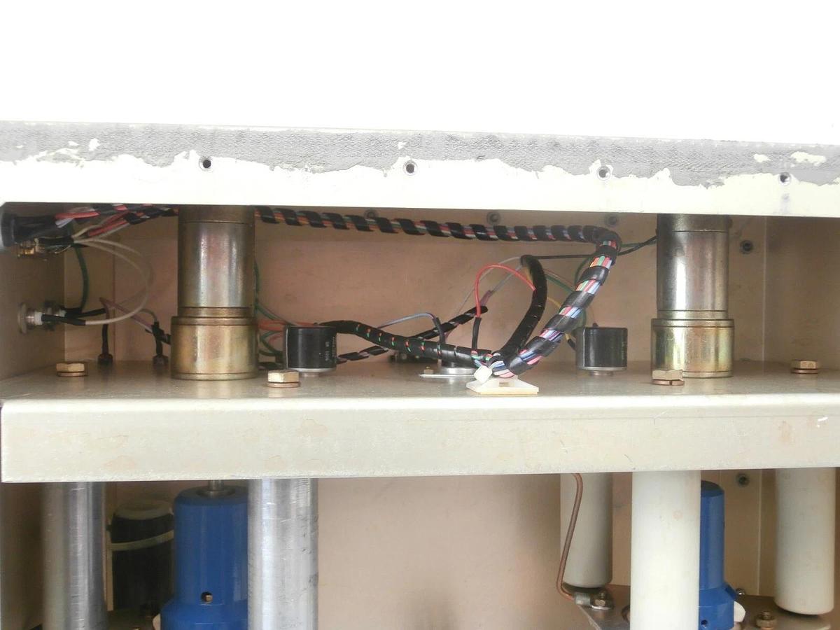 Used RF Services RFS3000MN RF Matching Network Novellus Systems 27-00001-00 Working