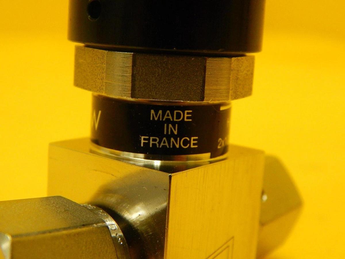 Used Qualiflow 2x10-9atm.cm3/Sec 2-Way Pneumatic Valve Reseller Lot of 3 Used Working