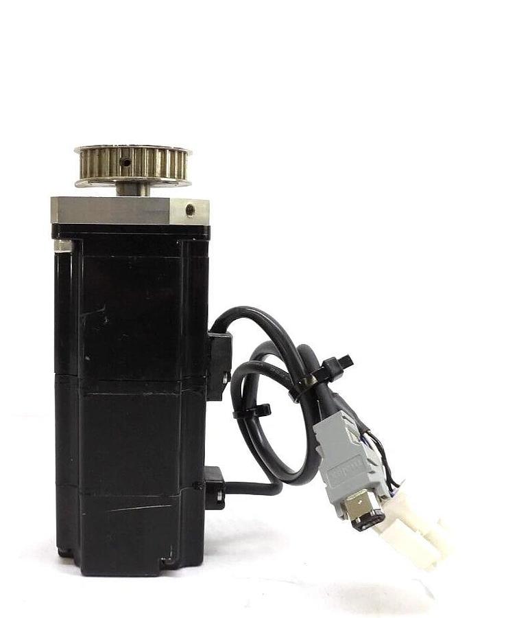 Used Yaskawa Electric SGMAH-02A1A4C AC Servo Motor Lot of 4 Working Surplus