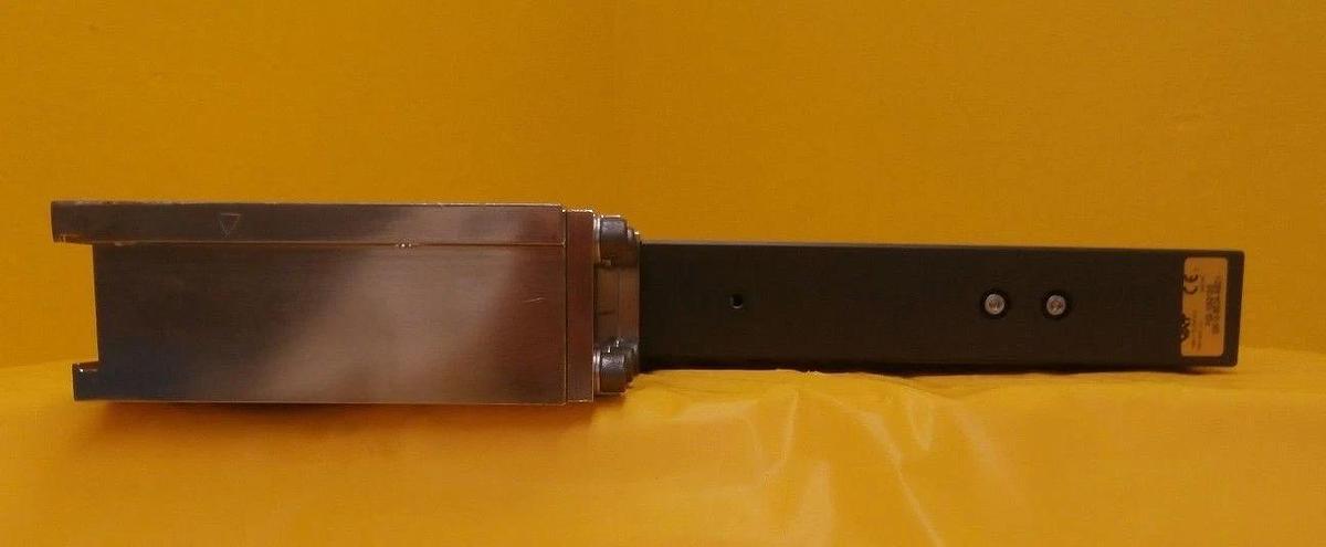 Used VAT 02012-BE24-ABD1 Pneumatic Vacuum Slit Valve Used Working