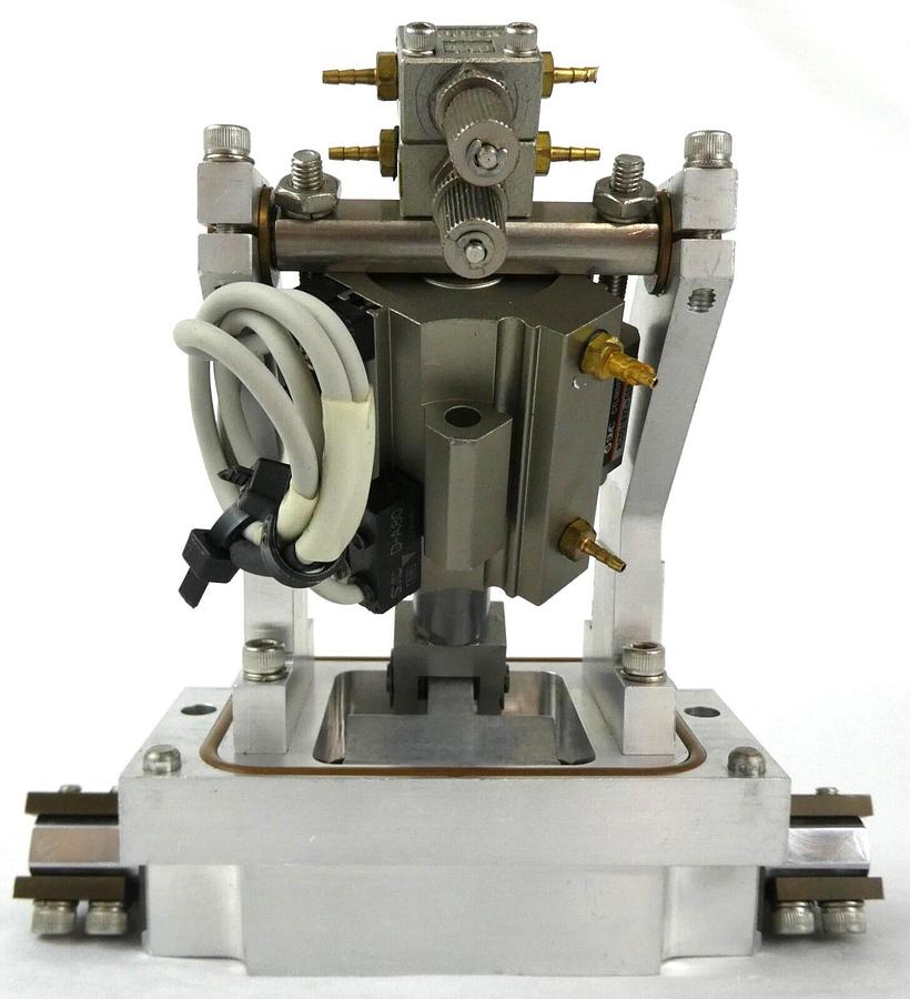 Used AMAT Applied Materials 0010-70029 CVD Chamber Slit Valve P5000 Working Surplus