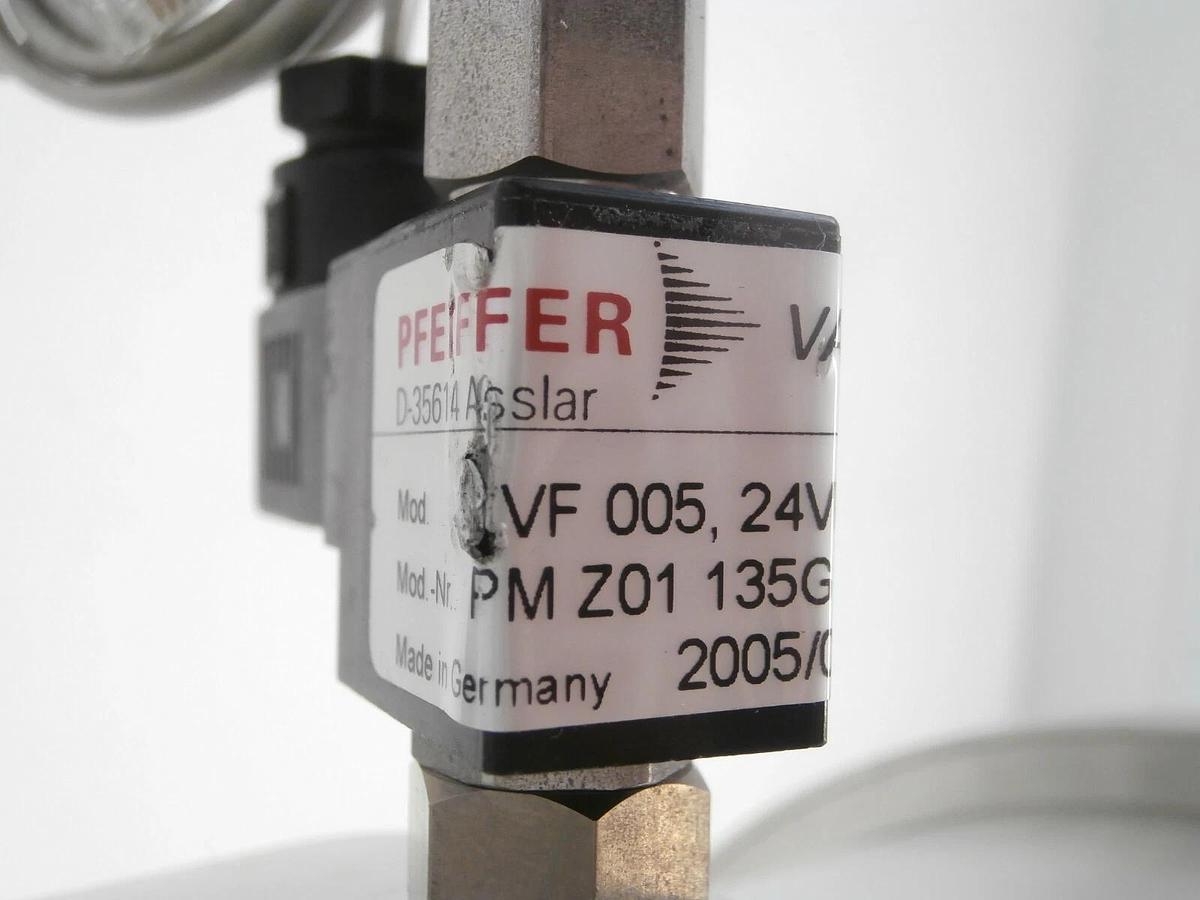 Used TMH 1001 P Pfeiffer PM P03 300 G Turbo Pump 101621 hr Tested Working for Rebuild