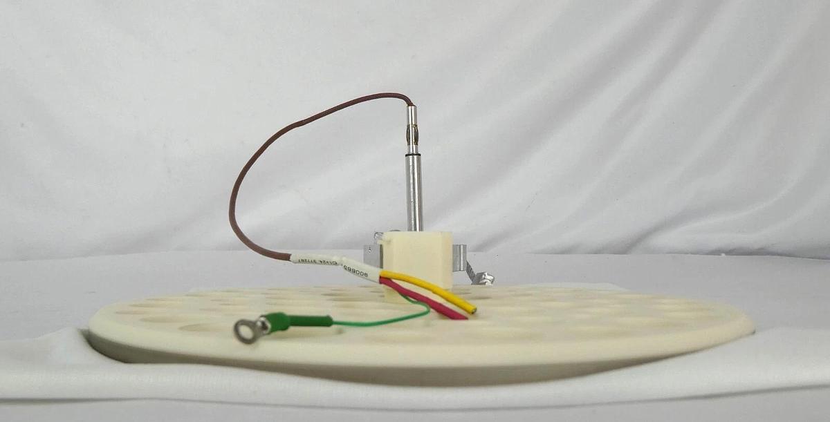 Used AMAT Applied Materials 0010-09616 150mm Universal Chamber Susceptor Working