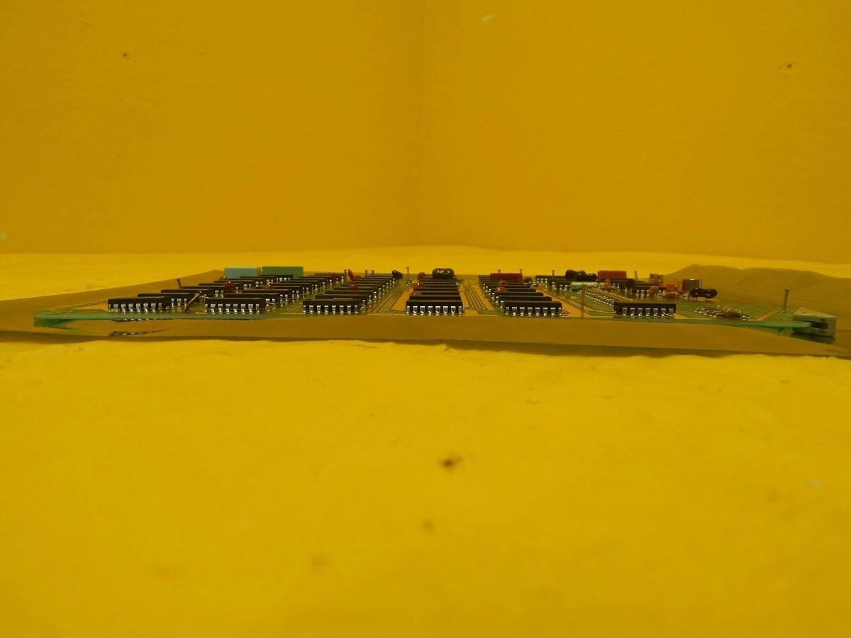 Used HP Hewlett-Packard 10762-60001 Comparator PCB Card Ultratech 0503-300700 Used