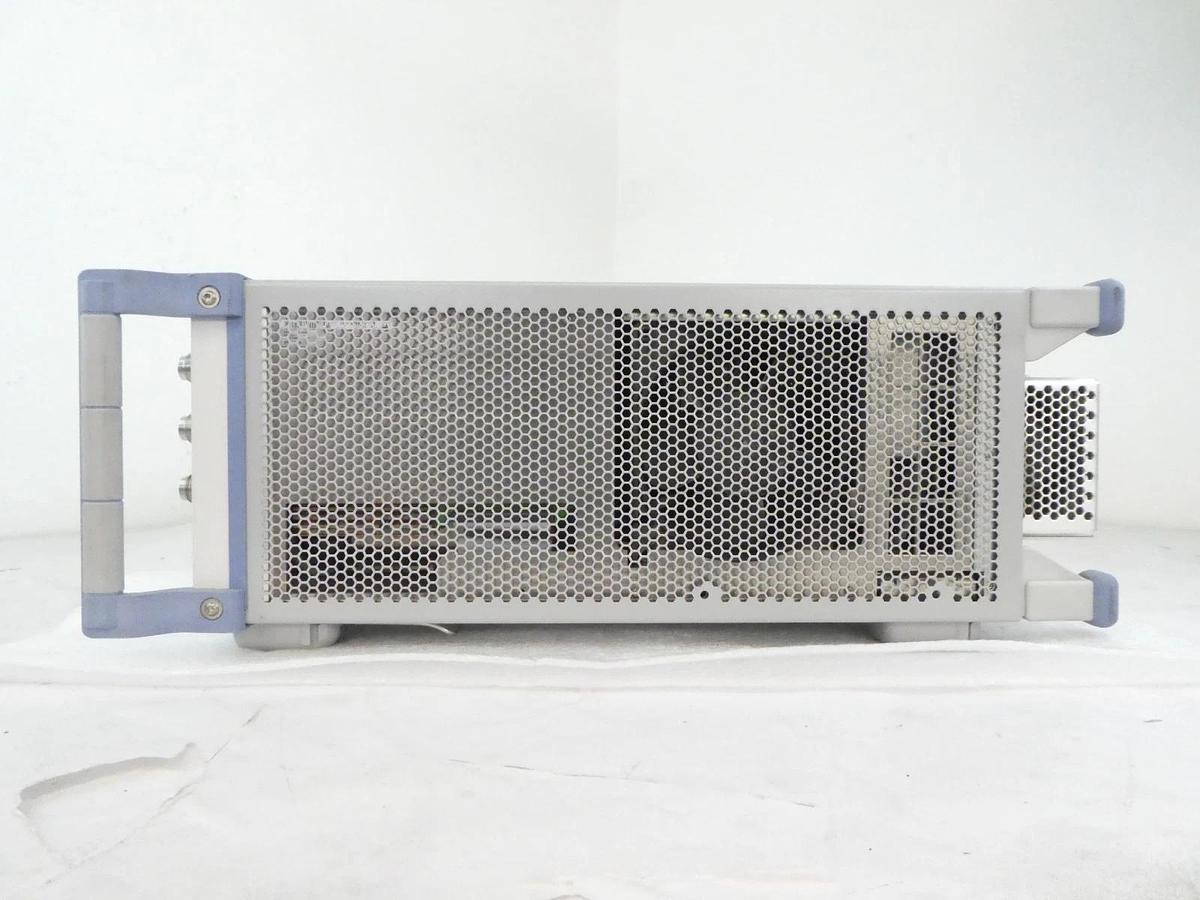 Used Rohde & Schwarz 1201.0002K50 Wideband Radio Comm Tester CMW 500 V 3.7.40