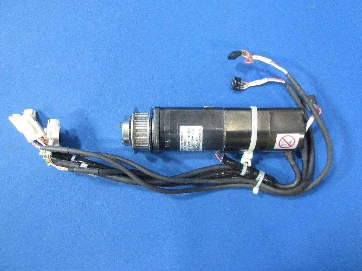 Used Yaskawa SGM-01U312C AC Servo Motor 100W 200V 0.87A r/min 3000 Used Working