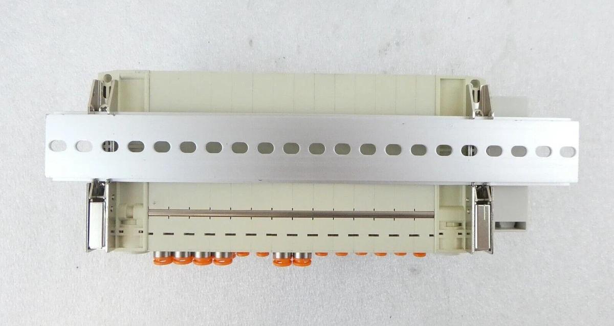 Used SMC SS5V1-1-10FD-X136 10-Port Pneumatic Manifold SV1200 SV1A00 AMAT Working
