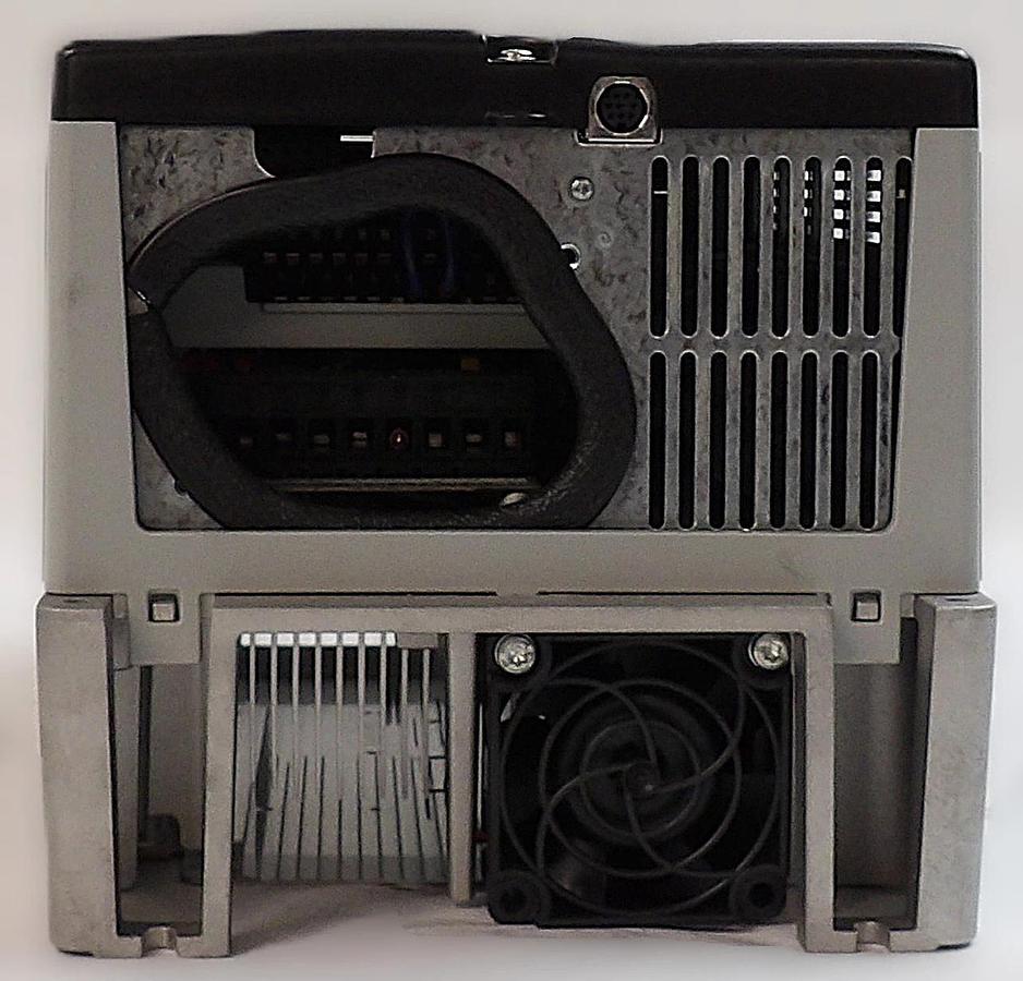 Used AB Allen-Bradley 20AD011A3AYNANC0 AC Drive PowerFlex 70 Lot of 2 Working
