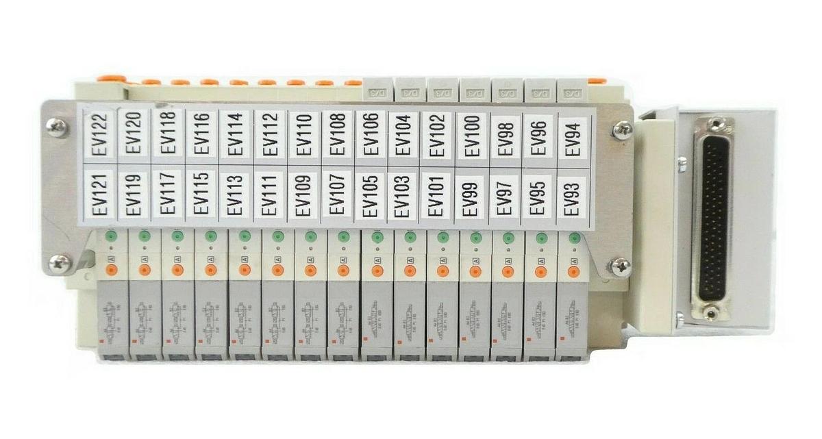 Used SMC SS5V1-DUQ00588 Pneumatic Manifold AMAT Applied Materials 0190-51632 Working