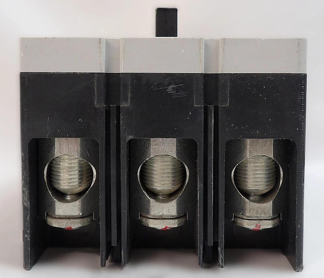 Eaton JGE3225FAG 3-Pole Circuit Breaker J250E JGE3250NN Cutler Hammer New
