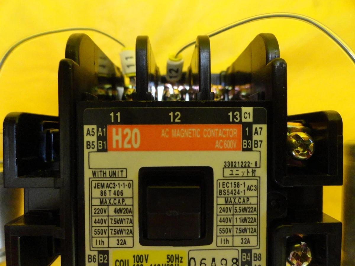 Used Hitachi H20 AC Magnetic Contactor AC 600V YQ-24 Lot of 2 Used Working