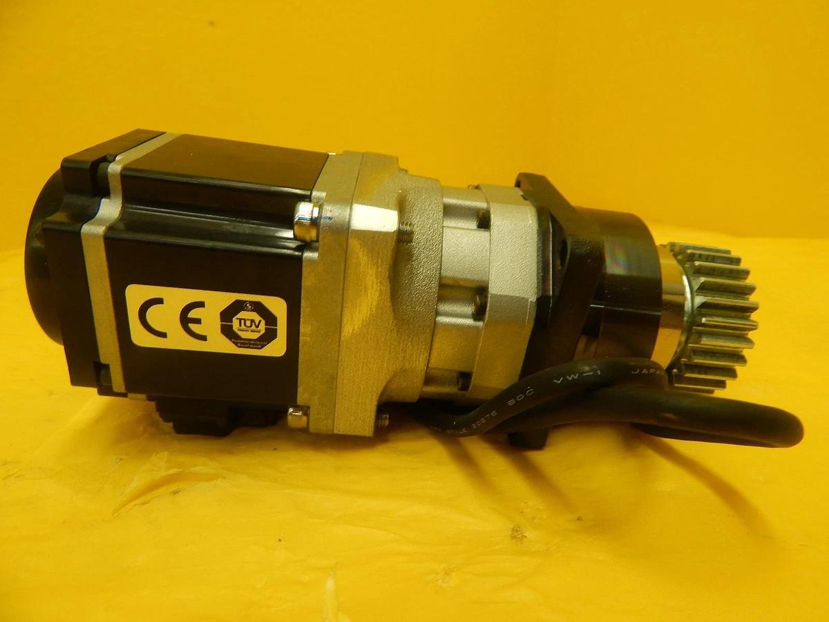Used Sanyo Denki R2AA06020FXP77M AC Servo Motor Sumitomo ANFX-P110F-2RL3-9 Used