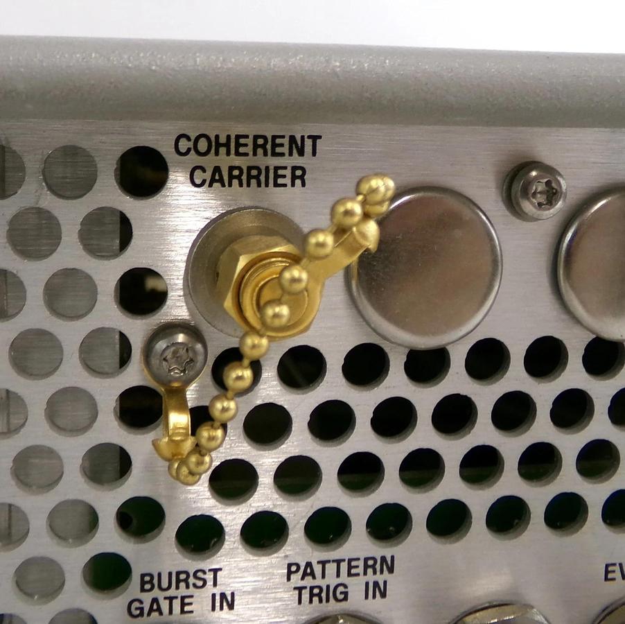 Used Agilent Technologies E4432B ESG-D Series Signal Generator ESG-D3000B Untested