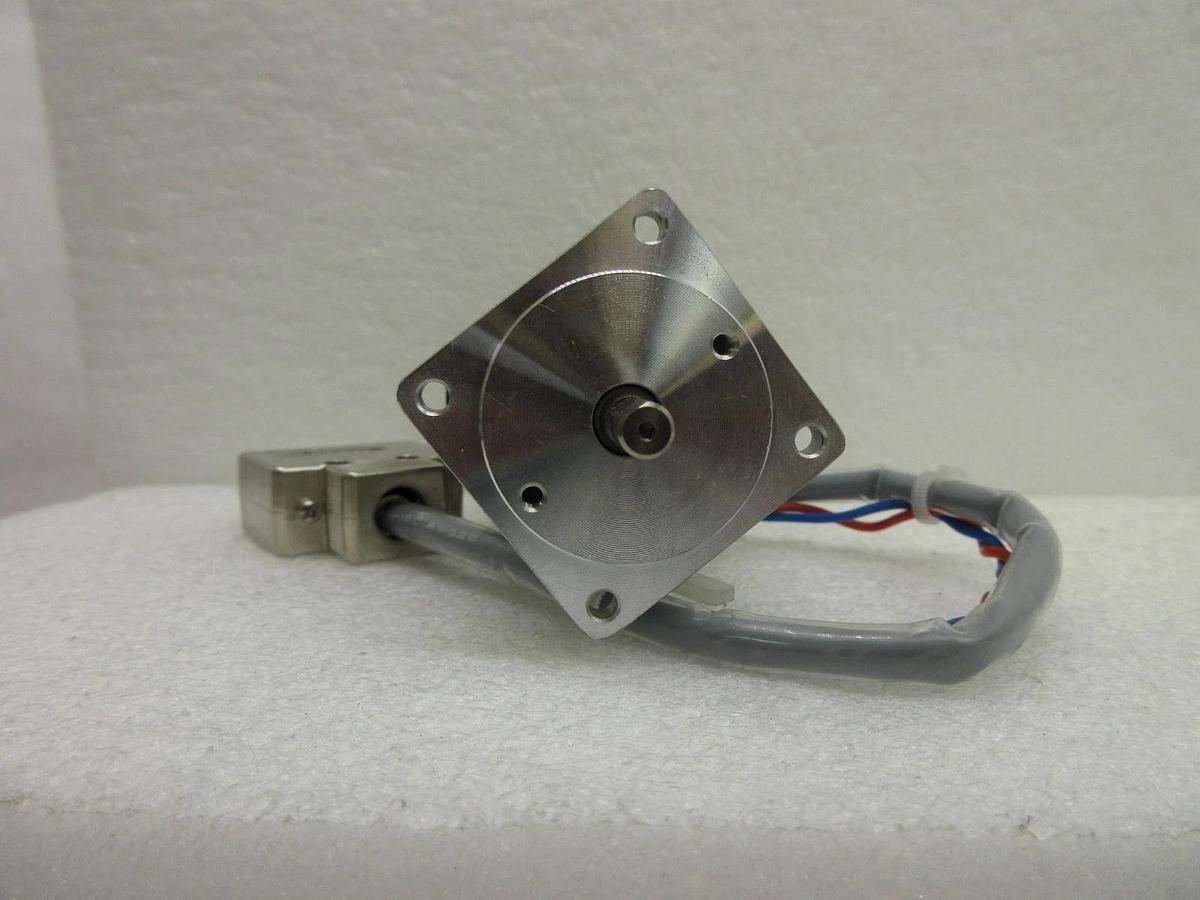 Used Yaskawa Electric UTOPI-100MX Minertia Motor UGRMEM-01SNQ72 Nikon NSR-S204B Spare