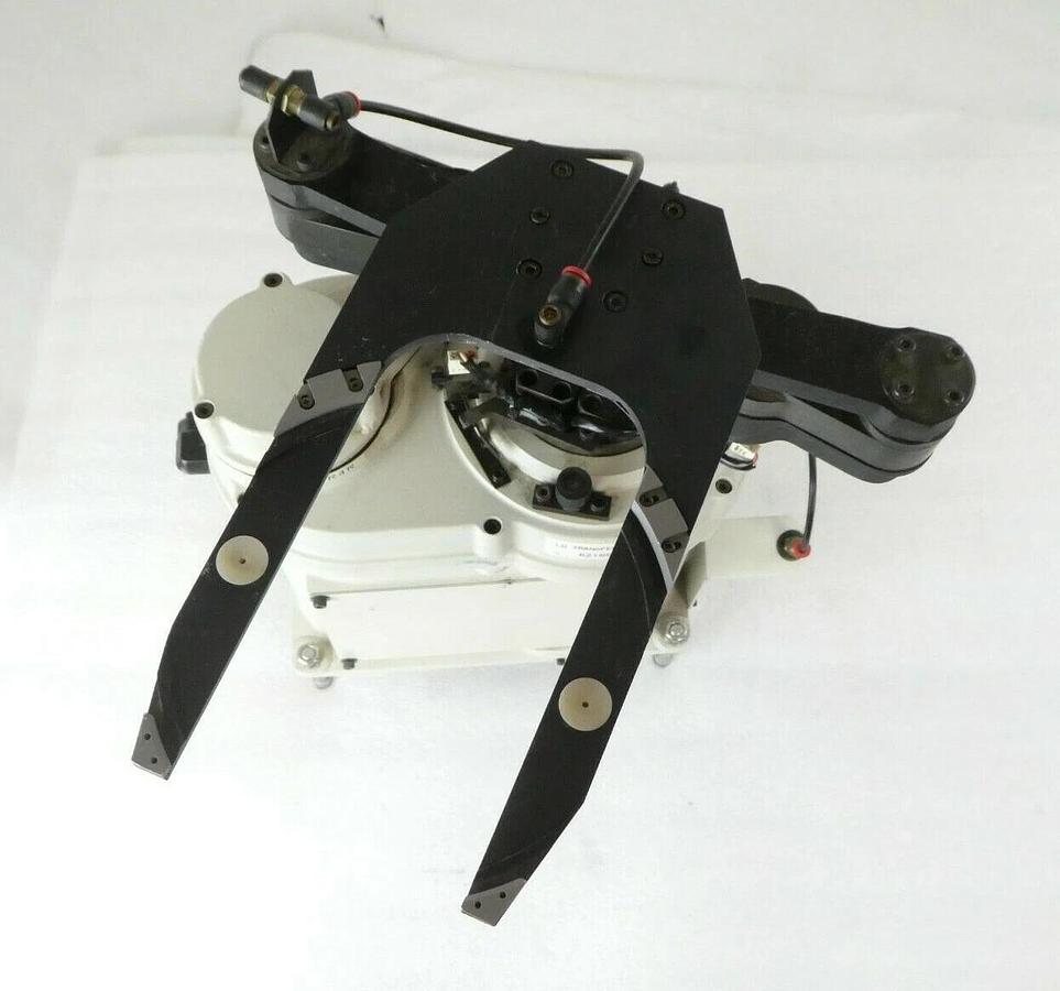 Used Varian Semiconductor Equipment V828700014 150mm Wafer LD Transfer Robot Working