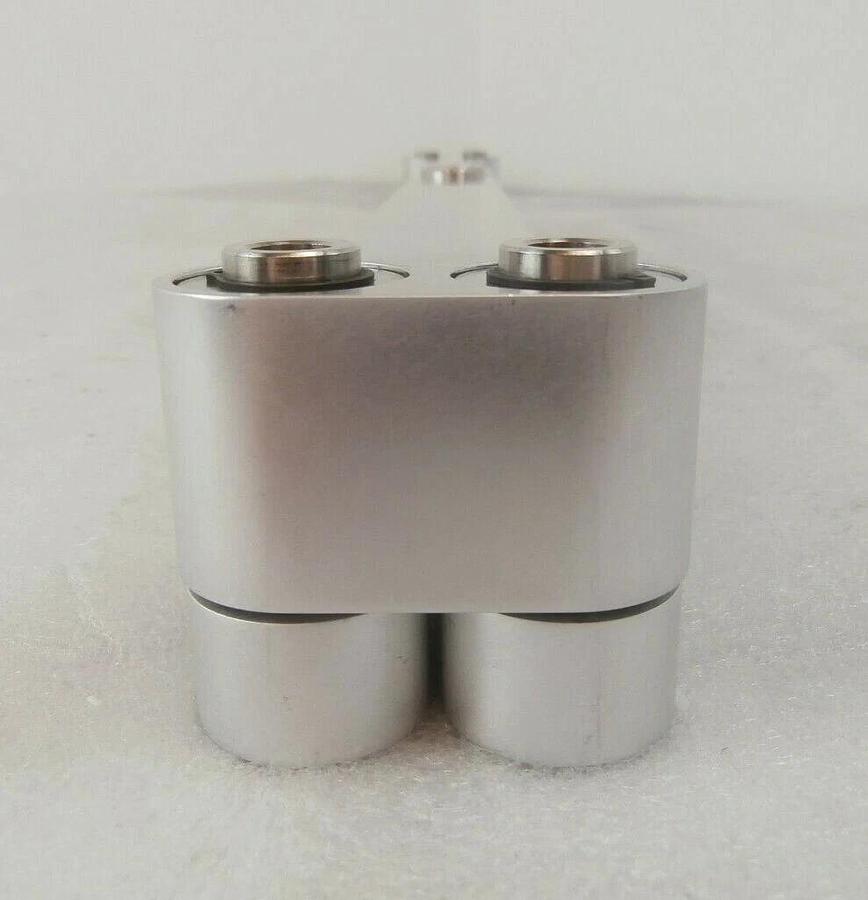 Used Brooks 001-1570-97 Dual Robot Arms MTR5 MultiTran 5 Novellus 22-027510-00 Spare