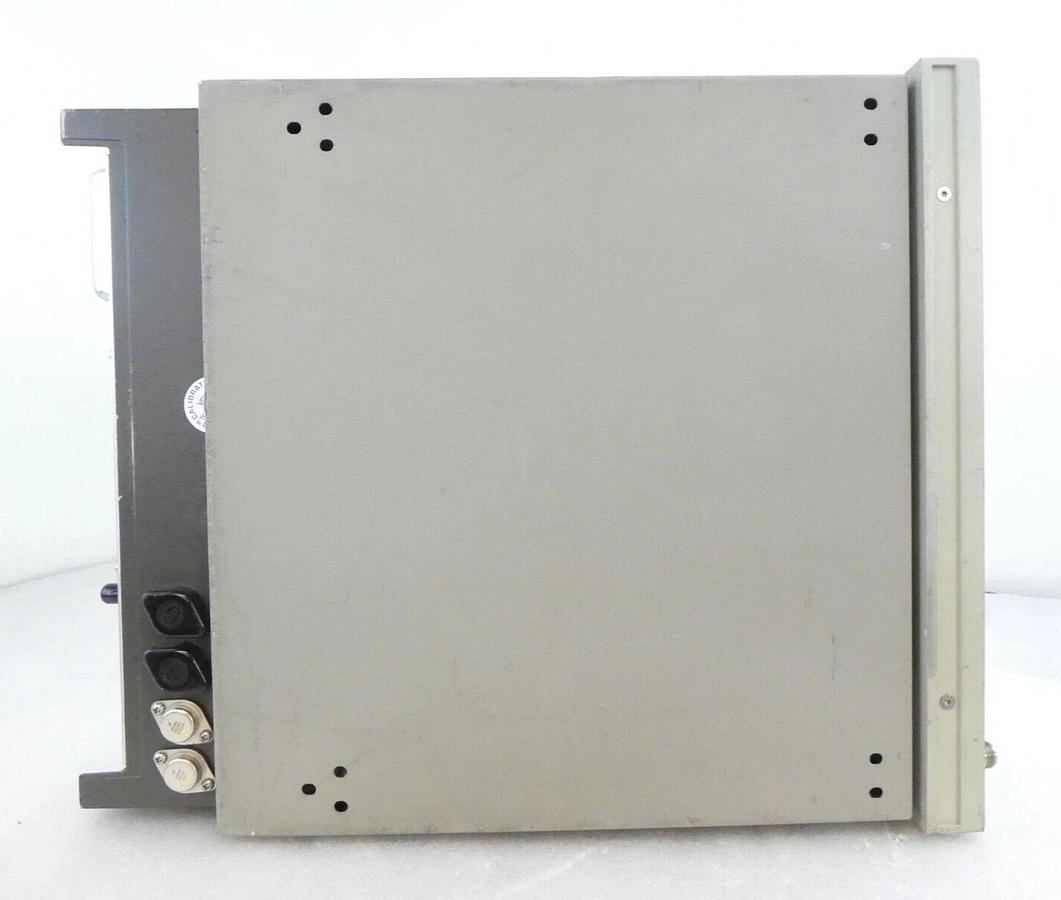 Used HP Hewlett-Packard 8657A Signal Generator 0.1-1040 MHz Agilent Spare Surplus