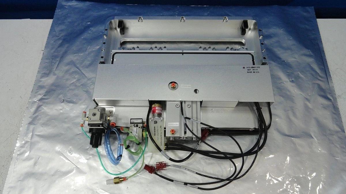 Used AMAT Applied Materials 0010-22876 Door Assy 300mm MD SWLL 0040-03795-002 Used
