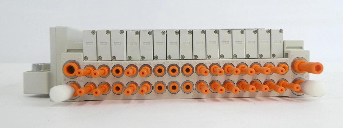 Used SMC SS5V1-DUT00914 15-Port Pneumatic Manifold Lot of 4 Working