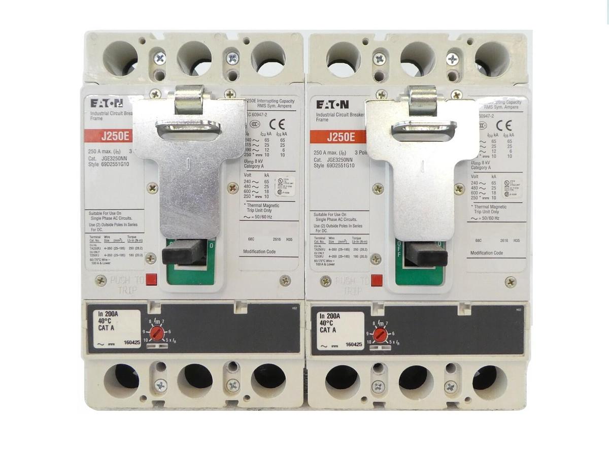Used Eaton JGE3250NN Industrial Circuit Breaker J250E 69D2551G10 Lot of 2 Working