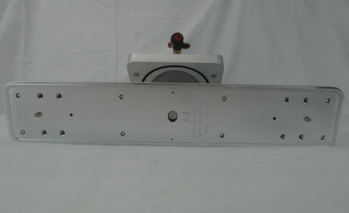 Used SMC US13394 Slit Valve Pneumatic Cylinder 3020-00077 with Gate AMAT 0040-41892