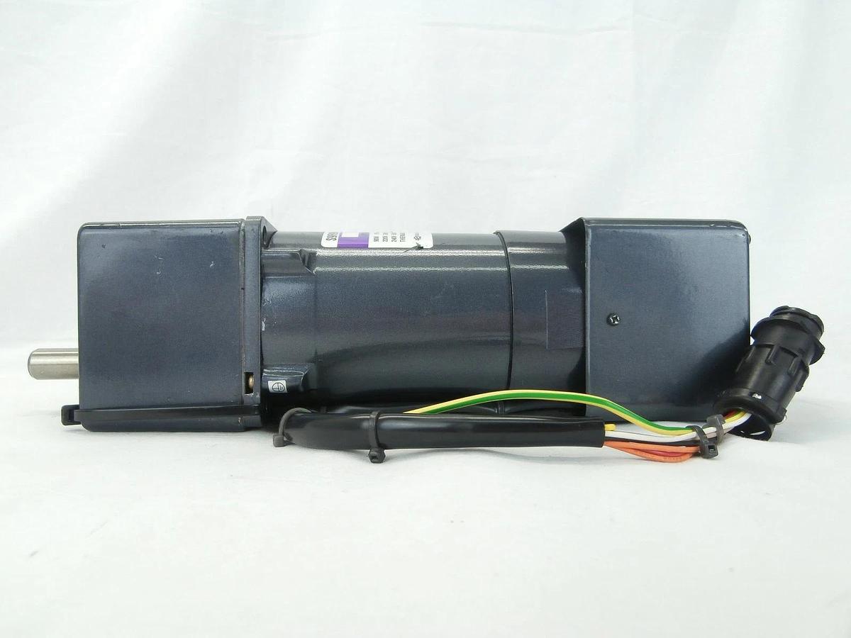 Used SPG Motors S9R90GKL-ES12CE Reversible Motor with Gear Head S9KC15BL Used Working