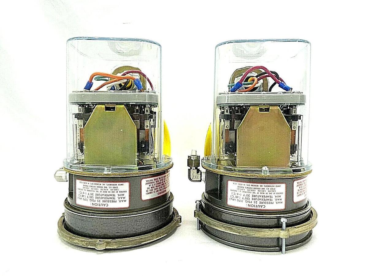 Used Dwyer 3000-0 Photohelic Pressure Switch Gauge 3000 Lot of 2 Working Surplus