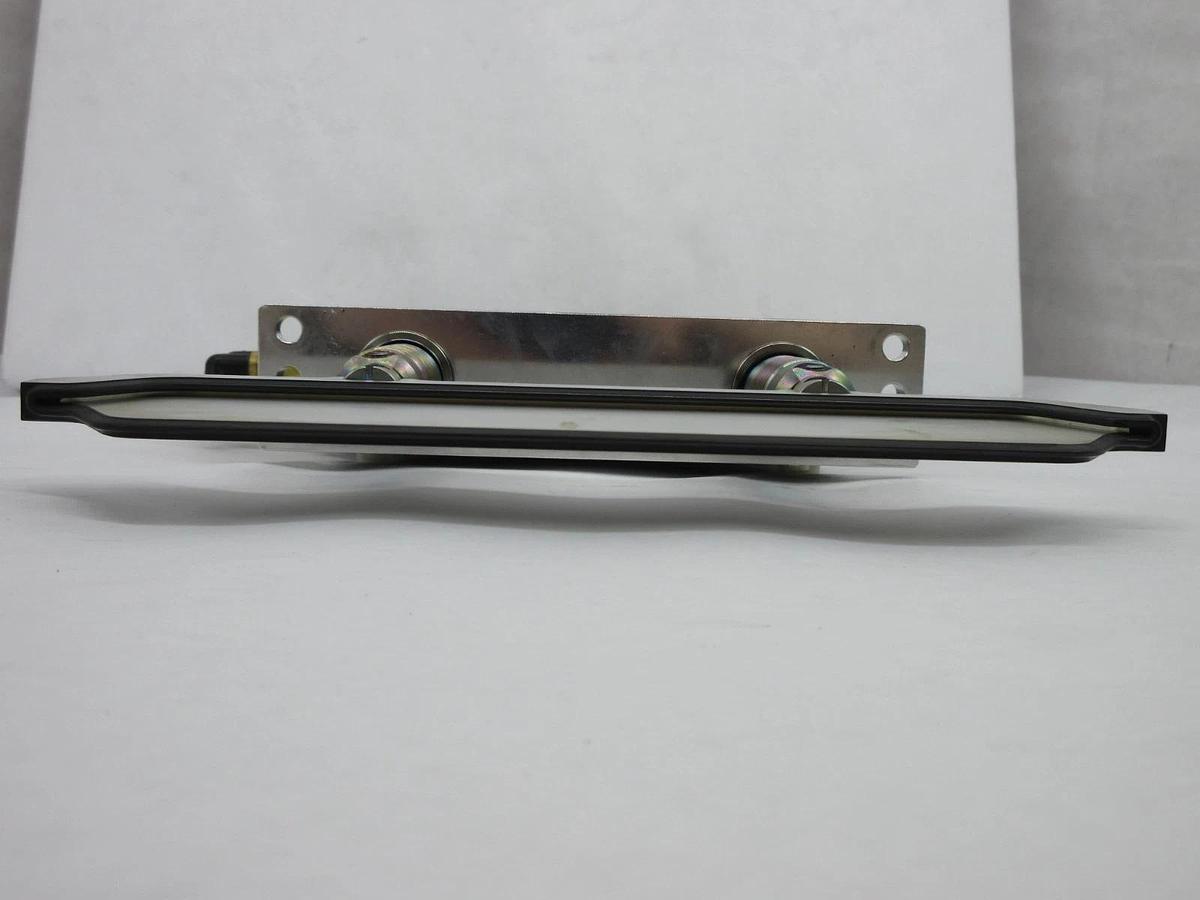 Used VAT F03-76729-03 Slit Valve Novellus Concept Two ALTUS Used Working