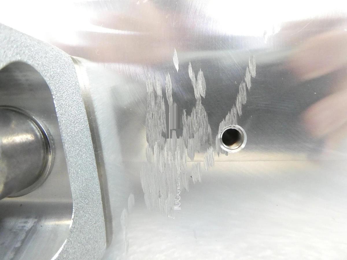 Used VAT 0530X-LA24-ASY1 Wafer Transfer Slit Valve L-MOTION AMAT Working Surplus