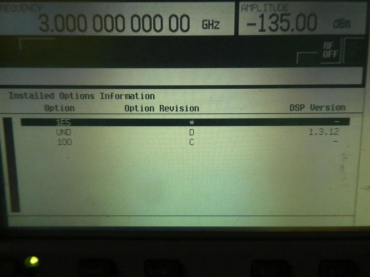 Used Agilent Technologies E4432B ESG-D Series Signal Generator ESG-D3000B Untested