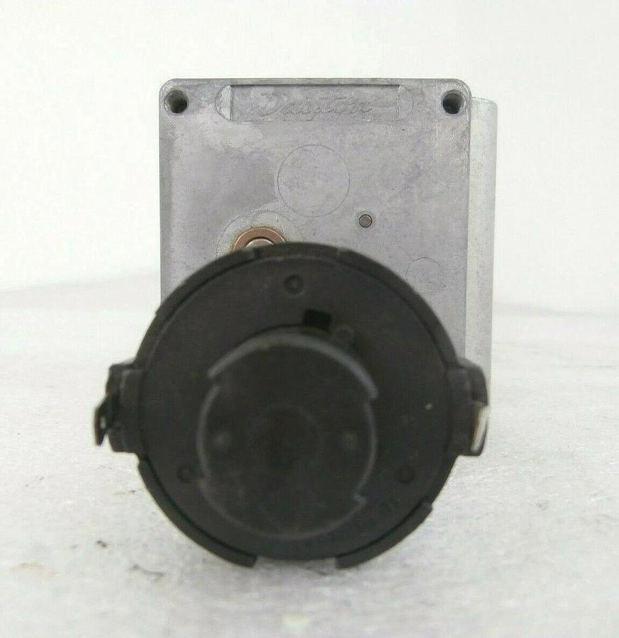 Used Dayton 4Z834 Permanent Magnet DC Gearmotor Loader Assembly Veeco 1201 Working